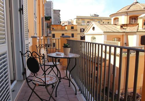 Dnb House Hotel Rome Italy budget stay